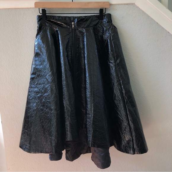 Hot & Delicious Black pleated full crinkled skirt size L - Picture 2 of 9